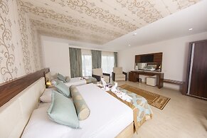 IQ Belek Resort