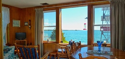Bruce Bay Cottages & Lighthouse