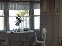Bruce Bay Cottages & Lighthouse