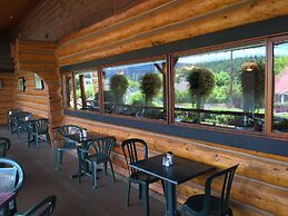 Cariboo Lodge