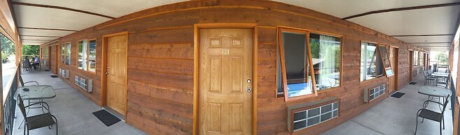 Cariboo Lodge