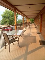 Cariboo Lodge