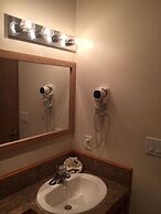 Cariboo Lodge
