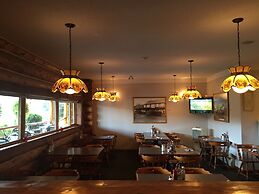 Cariboo Lodge