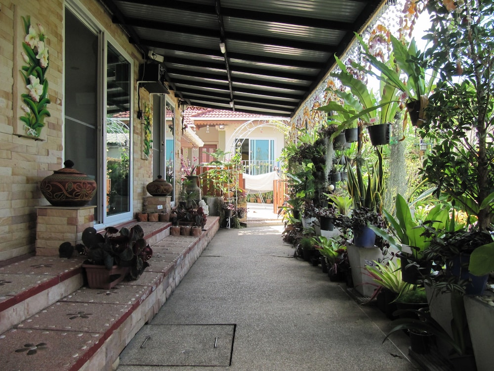 One D Homestay