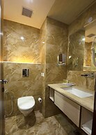 Hotel Golden Grand