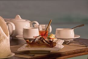 Avenra Beach Hotel