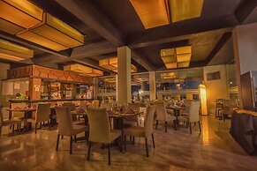 Avenra Beach Hotel