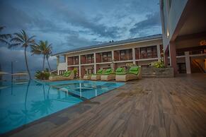 Avenra Beach Hotel