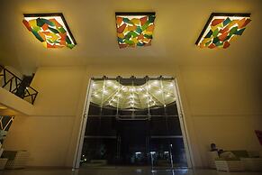 Avenra Beach Hotel