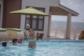 Avenra Beach Hotel