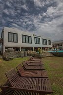 Avenra Beach Hotel