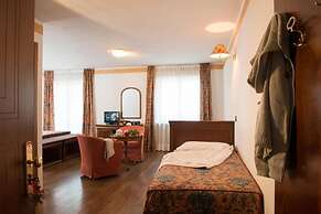 Hotel Tourist