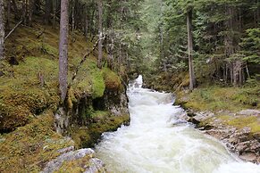 Mulvehill Creek Wilderness Inn