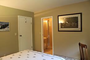 Mulvehill Creek Wilderness Inn