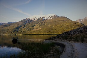 Mulvehill Creek Wilderness Inn