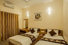 Mahadev Hotel