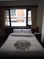 Hotel Earth House