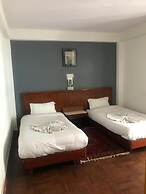 Hotel Earth House