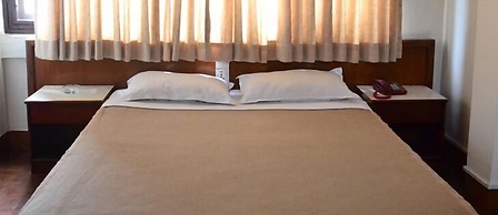 Hotel Earth House