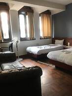 Hotel Earth House