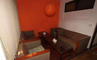 Hotel Earth House