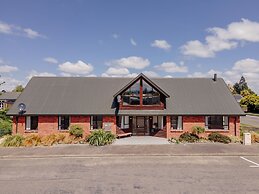 Snow Denn Lodge