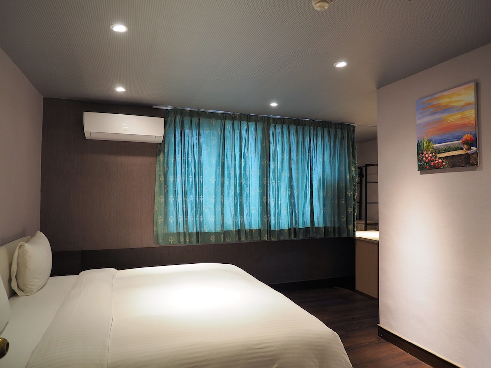 Day Chen Hotel