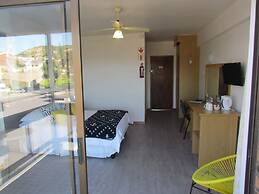 Hoedjiesbaai Hotel