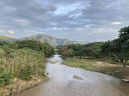 PuraVida Pai Resort
