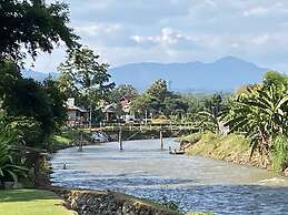 PuraVida Pai Resort