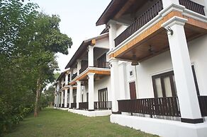 Nam Ou Riverside Hotel & Resort