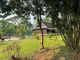 Nam Ou Riverside Hotel & Resort