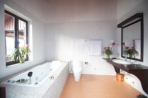 Nam Ou Riverside Hotel & Resort