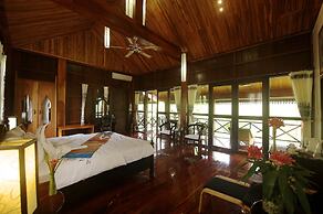 Nam Ou Riverside Hotel & Resort