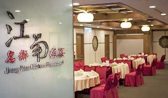 Le Beau Max Resort
