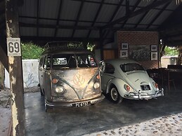 Panji Panji Tropical Wooden Home