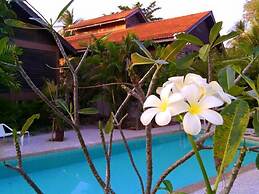 Panji Panji Tropical Wooden Home