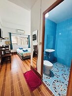 Miss Hong House