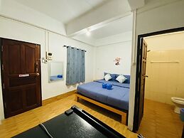 Miss Hong House