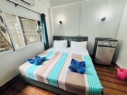 Miss Hong House