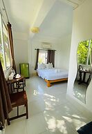 Miss Hong House