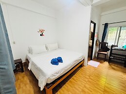 Miss Hong House