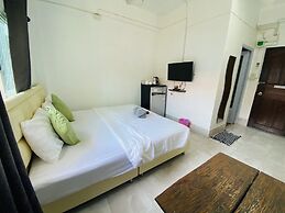Miss Hong House