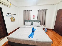 Miss Hong House