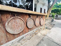 Miss Hong House