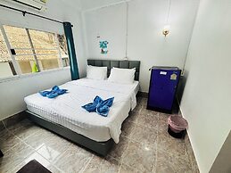 Miss Hong House