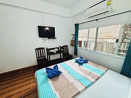 Miss Hong House