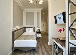 Mirrors Hotel