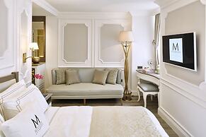 Mirrors Hotel